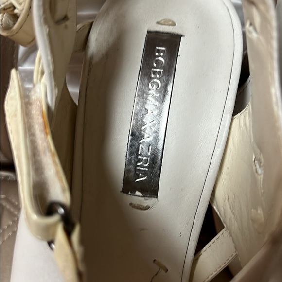 BCBG heel cream 9 1/2 - Picture 3 of 4